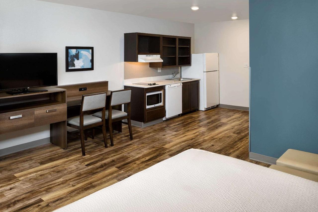 Woodspring Suites Houston Iah Airport Хамбл Экстерьер фото